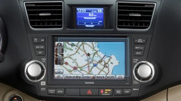 Protector de vidrio templado Pixsel en el monitor TOYOTA HIGHLANDER - 6“ 2010 - 2013