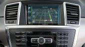 Protector de vidrio templado Pixsel en el monitor MERCEDES BENZ ML-CLASS - 5.6“ 2011 - 2015