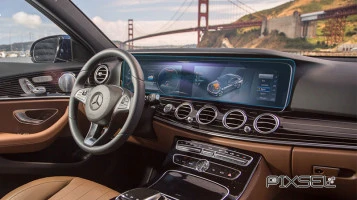 Protector de vidrio templado Pixsel en el panel de instrumentos MERCEDES BENZ E-CLASS - 28.5“ 2017 - 2018