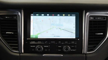 Protector de vidrio templado Pixsel en el monitor PORSCHE MACAN - 7“ 2014 - 2016