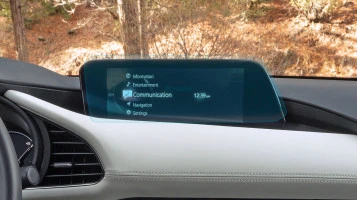 Protector de vidrio templado Pixsel en el monitor MAZDA 3 - 13“ 2019 - 2023