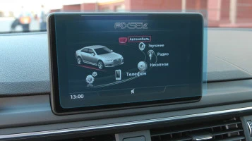 Protector de vidrio templado Pixsel en el monitor AUDI A4 / S4 / RS4 - 8.5“ 2015 - 2018