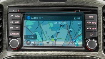Protector de vidrio templado Pixsel en el monitor NISSAN JUKE - 5.6“ 2015 - 2018