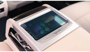 Protector de vidrio templado Pixsel en la tablet BMW 7 - 8.2“ 2019 - 2022 (G11, G12)