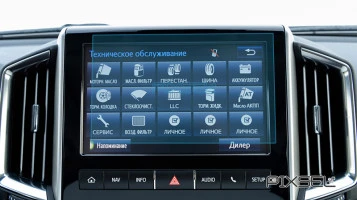Protector de vidrio templado Pixsel en el monitor TOYOTA LAND CRUISER 200 - 9“ 2017 - 2021