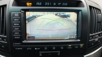 Protector de vidrio templado Pixsel en el monitor TOYOTA LAND CRUISER 200 - 8.1“ 2013 - 2016