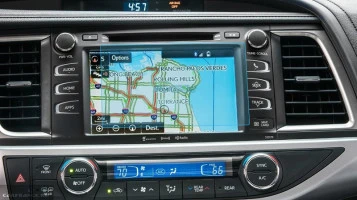 Protector de vidrio templado Pixsel en el monitor TOYOTA HIGHLANDER - 8“ 2014 - 2016