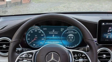 Protector de vidrio templado Pixsel en el panel de instrumentos MERCEDES BENZ C-CLASS - 12.1“ 2018 - 2020