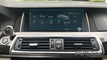 Protector de vidrio templado Pixsel en el monitor BMW 5 / M5 - 10.2“ 2010 - 2016 (F10, F11, F18)