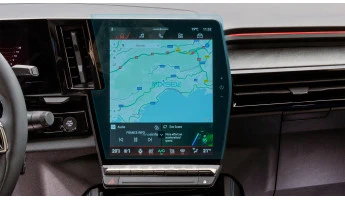 Protector de vidrio templado Pixsel en el monitor RENAULT RAFALE - 14.6“ 2023 -