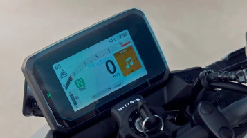 Protector de vidrio templado Pixsel en el velocímetro de la moto HONDA CB750 HORNET 2025 - 7.1“