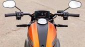 Protector de vidrio templado Pixsel en el velocímetro de la moto HARLEY-DAVIDSON 2020 LIVEWIRE FIRST STRIKE EDITION 7.5“