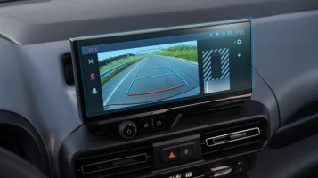 Protector de vidrio templado Pixsel en el monitor FIAT DOBLO - 11.1“ 2024 -