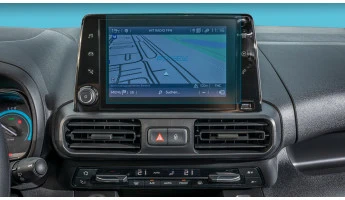 Protector de vidrio templado Pixsel en el monitor FIAT DOBLO - 9.4“ 2024 -