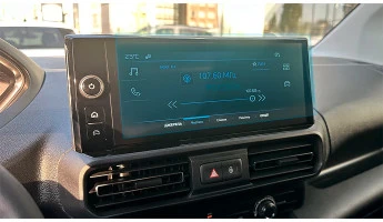 Protector de vidrio templado Pixsel en el monitor PEUGEOT PARTNER - 11.1“ 2024 -