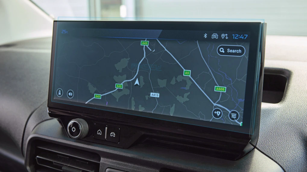 Protector de vidrio templado Pixsel en el monitor PEUGEOT PARTNER - 11.1“ 2024 -