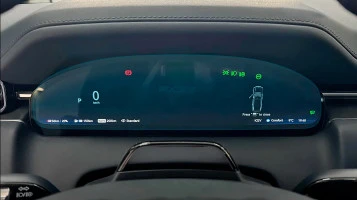 Protector de vidrio templado Pixsel en el panel de instrumentos ZEEKR 9X - 13.6“ 2025 -