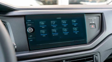 Protector de vidrio templado Pixsel en el monitor VOLKSWAGEN POLO - 10.9“ 2017 -