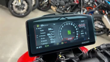Защитное стекло Pixsel на спидометр мотоцикла DUCATI STREETFIGHTER V4 2025 + 8.2“
