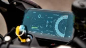 Protector de vidrio templado Pixsel en el velocímetro de la moto CFMOTO 500SR VOOM 2024 + 6.8“